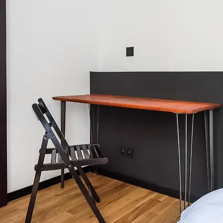 Warszawski Modern By Bookinghost