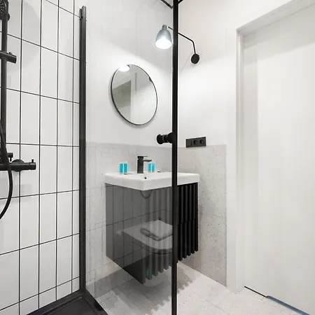 Warszawski Modern By Bookinghost