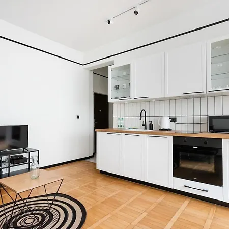 Warszawski Modern By Bookinghost *