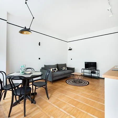 Warszawski Modern By Bookinghost *