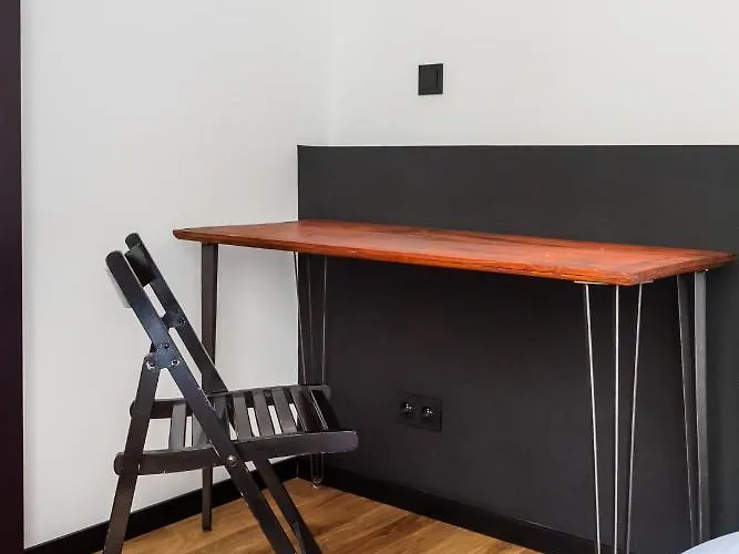 Warszawski Modern By Bookinghost