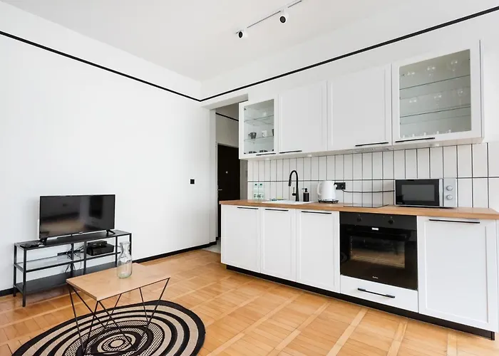 Warszawski Modern By Bookinghost *