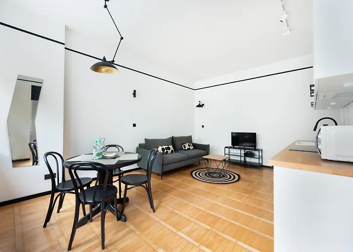 Warszawski Modern By Bookinghost *