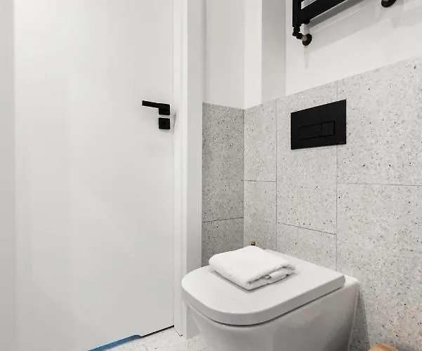 Warszawski Modern By Bookinghost Warszawa